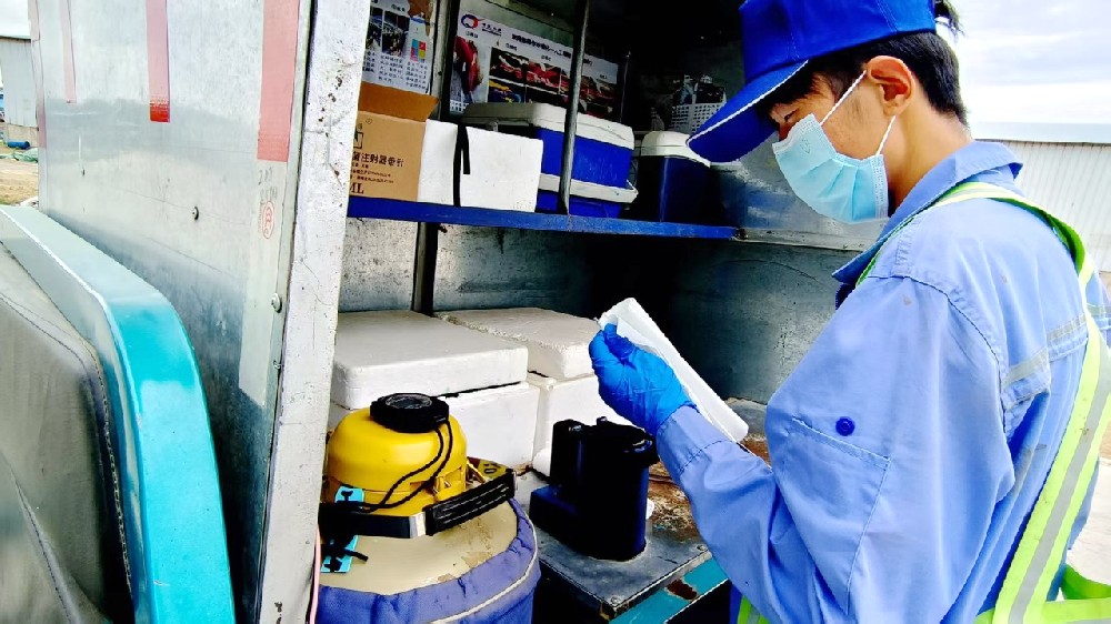 深耕繁育一線，守護牧場“生命線”